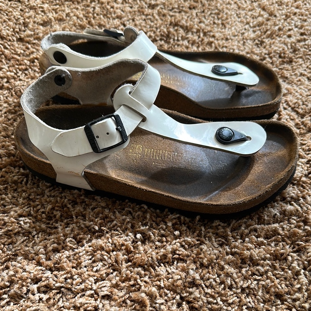 Women’s White Birkenstock Sandals Size 6